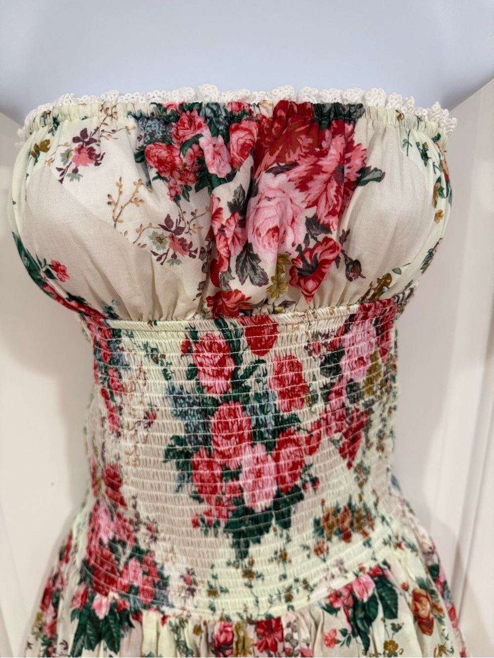 Floral mini dress / like new - Picture 2 of 4
